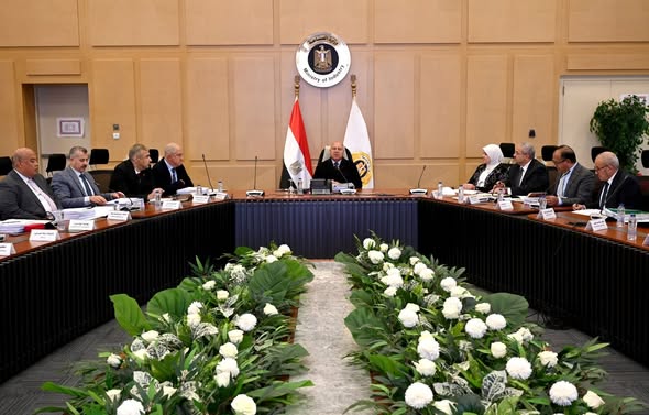 وزير الصناعة يترأس اجتماع “مجلس إدارة مركز تحديث الصناعة” ويشدد على تطوير الصناعة المصرية