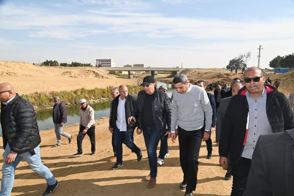 وزير الري يوجه بتوفير الاحتياجات المائية للزمامات الزراعية ومحطات مياه الشرب بالسويس وزير الري يوجه بتوفير الاحتياجات المائية للزمامات الزراعية ومحطات مياه الشرب بالسويس