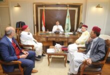 خلاله لقائه بمشايخ مطروح.. وزير الزراعة يوجه بدعم المزارعين بشتلات الزيتون وسلالات الأغنام