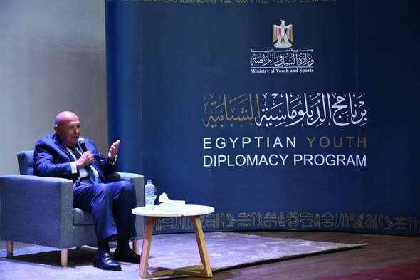 وزير الشباب والرياضة يشهد محاضرة السفير سامح شكري حول الدبلوماسية المصرية