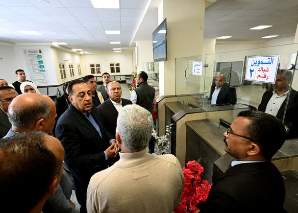 رئيس الوزراء يتفقد المركز التكنولوجي بقرية “تونا الجبل” بمحافظة المنيا رئيس الوزراء يتفقد المركز التكنولوجي بقرية “تونا الجبل” بمحافظة المنيا
