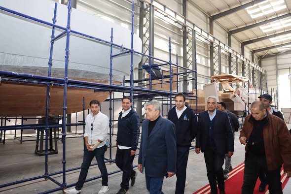 الفريق أسامة ربيع: الانتهاء من بناء 4 قاطرات بحرية والاستعداد لتدشين سفينتي صيد أعالي بحار الفريق أسامة ربيع: الانتهاء من بناء 4 قاطرات بحرية والاستعداد لتدشين سفينتي صيد أعالي بحار