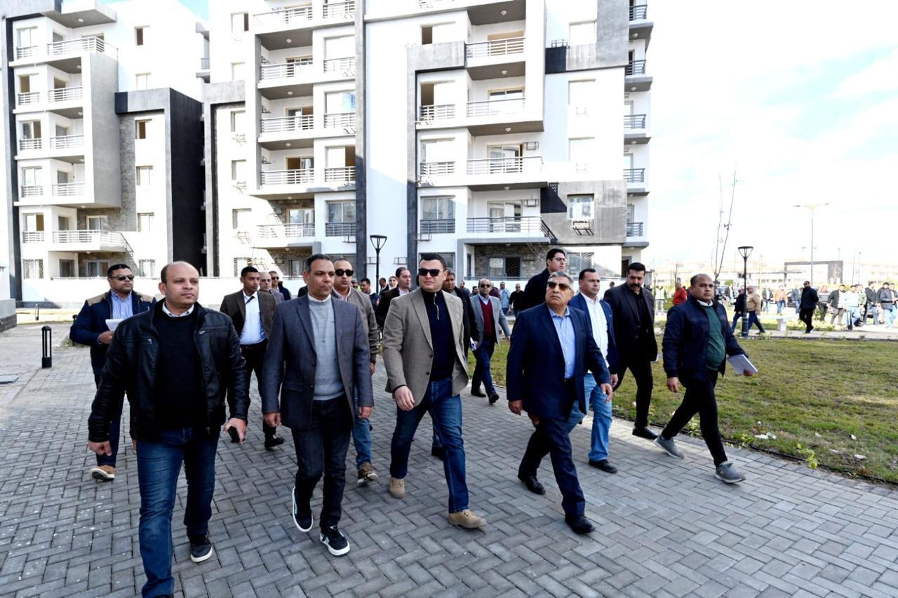 الشربيني ومحافظ الدقهلية يتفقدان كورنيش مدينة المنصورة الجديدة ومشروعي جنة وسكن مصر