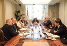 وزير التعليم العالي يبحث سبل تعزيز التعاون مع وفد جامعة إكستر البريطانية