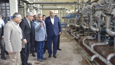 وزير الإنتاج الحربي يتابع سير الإنتاج بشركة أبو زعبل للكيماويات المتخصصة