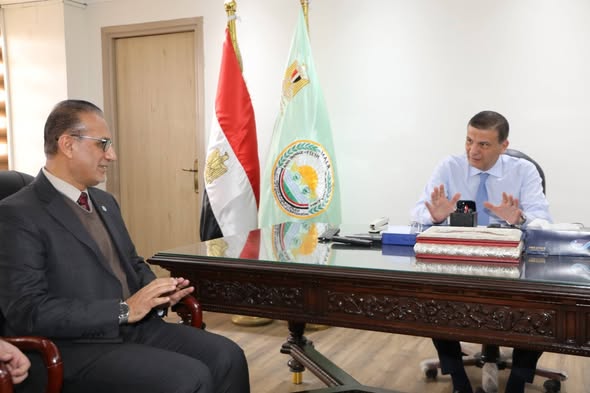 وزير الزراعة يبحث مع “مكافحة الجراد الصحراوي” سبل تعزيز التعاون الإقليمي