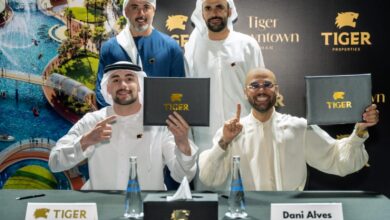 نجم كرة القدم البرازيلي داني ألفيس يقتني دوبلكس فاخراً من تايجر العقارية في تايجر داون تاون عجمان