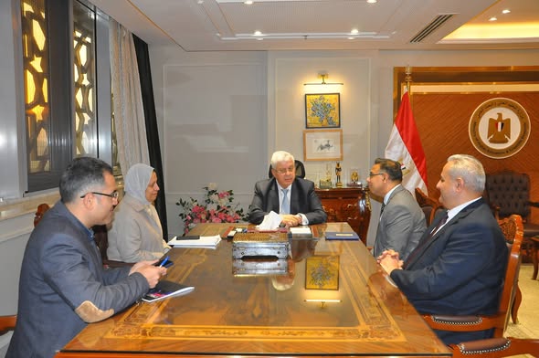 وزير التعليم العالي يبحث مع رئيس جامعة ولفرهامبتون تعزيز التعاون الأكاديمي المشترك