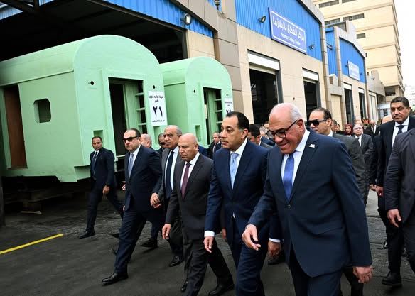 تسليم 10 قطارات مترو أنفاق مكيفة للخط الثالث بالقاهرة بالتعاون مع شركة “هيونداي روتيم” الكورية