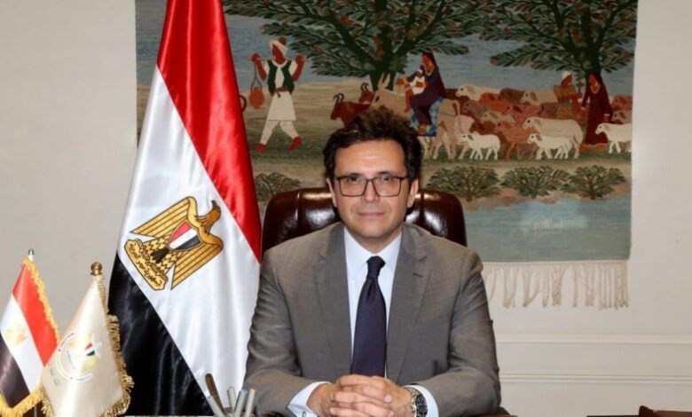 وزير الثقافة يطلق مبادرة «مكتبة لكل بيت» بمعرض الكتاب