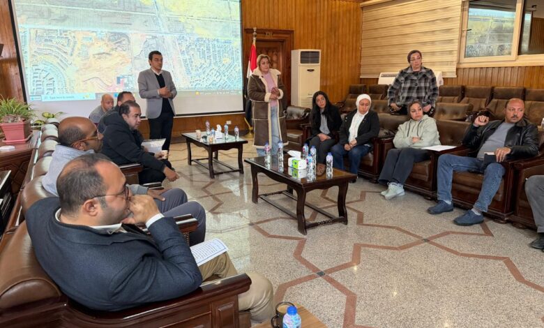 محمد عادل يلتقي سكان القطاع الشمالي في 6 أكتوبر لمتابعة التحويلات المرورية