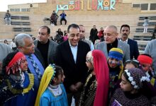 في ختام زيارته للأقصر.. رئيس الوزراء يتفقد أعمال تطوير كورنيش النيل ويشاهد عروضًا فنية بالمسرح الروماني بالبر الغربي