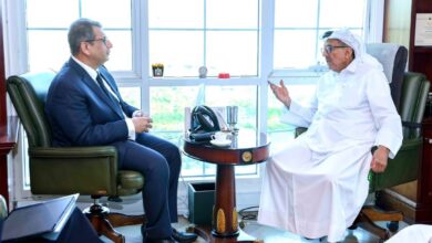 رجل الأعمال خلف الحبتور يلتقي المدير الإقليمي للبنك الأهلي المصري في الإمارات “صور”