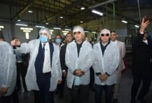 وزير التموين ومحافظ المنيا يتفقدان مصنع سكر أبو قرقاص مع بدء موسم حصاد القصب