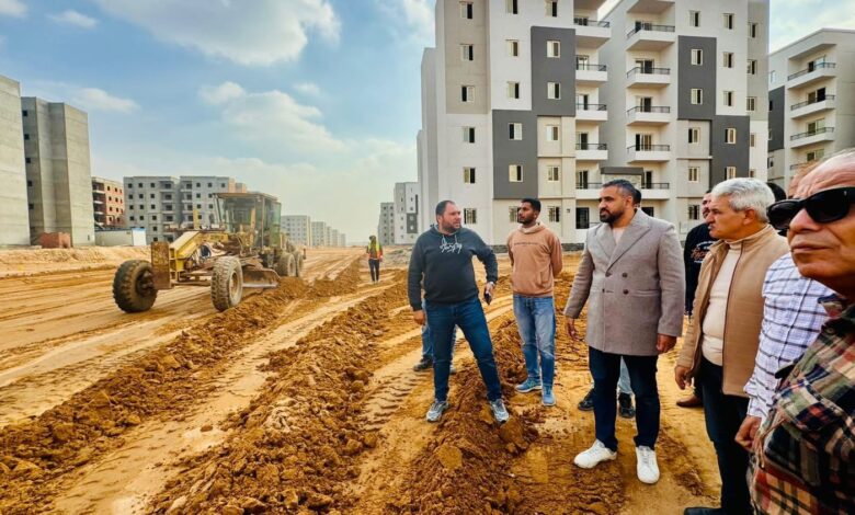 رئيس جهاز العبور الجديدة يتفقد أعمال الطرق في «سكن لكل المصريين».. ويؤكد على أولوية الخدمات العامة