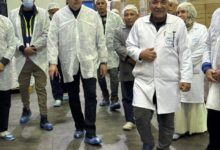 وزير قطاع الأعمال يجري جولة مفاجئة لمصانع أدوية أبي زعبل لمتابعة التطوير والإنتاج