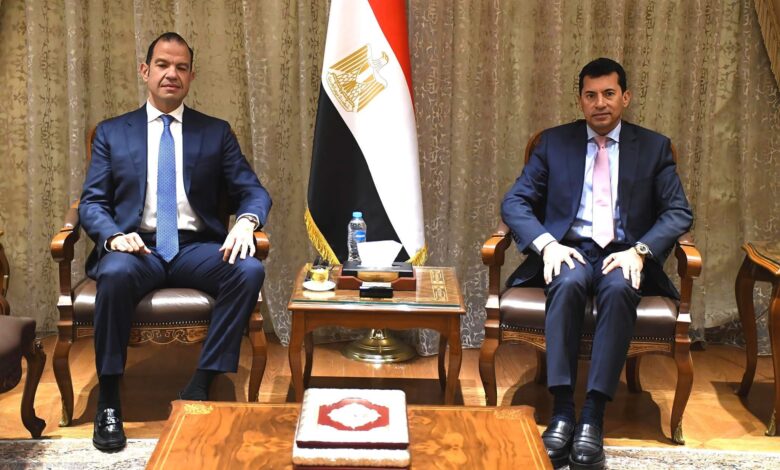 وزير الشباب يبحث مع شركتي “استادات” و”المتحدة للرياضة” دعم الاتحادات وبرنامج إعداد المنتخب الأولمبي وزير الشباب يبحث مع شركتي “استادات” و”المتحدة للرياضة” دعم الاتحادات وبرنامج إعداد المنتخب الأولمبي