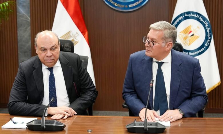 وزيرا البترول والطيران يناقشان إطلاق مشروع وطني لإنتاج وقود الطائرات المستدام