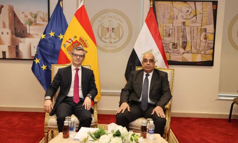 وزير العدل يوقّع اتفاقيتين مع إسبانيا لتعزيز التعاون القضائي وتسليم المجرمين