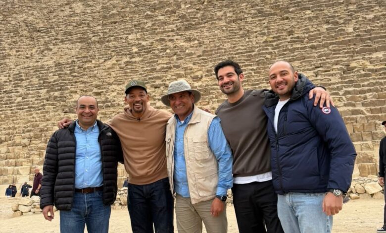 الممثل العالمي ويل سميث يزور الأهرامات الممثل العالمي ويل سميث يزور الأهرامات