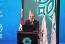 وزير الاتصالات: الذكاء الاصطناعي تكنولوجيا فارقة والتوجيه البشري محور أساس في الاستفادة منها