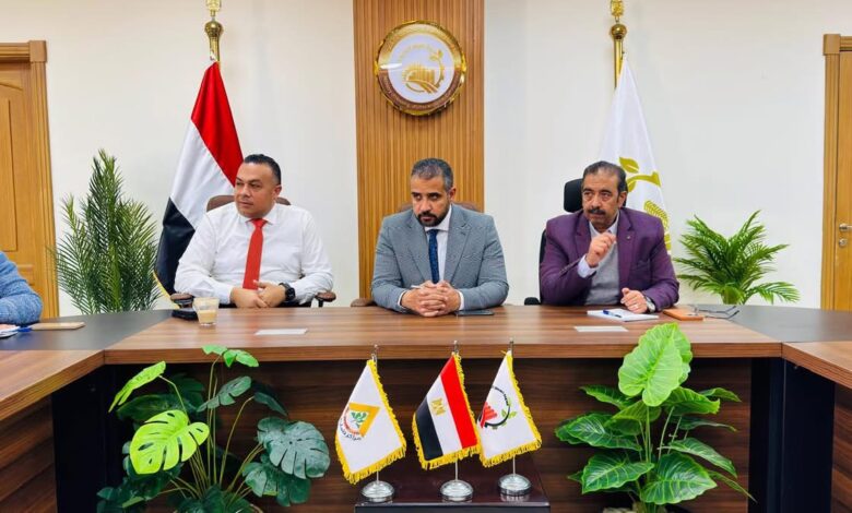 بين قرعة واجتماع وجولة ميدانية… المهندس محمود مراد يتابع الخدمات ويكثّف الرقابة على المشروعات بالعبور الجديدة