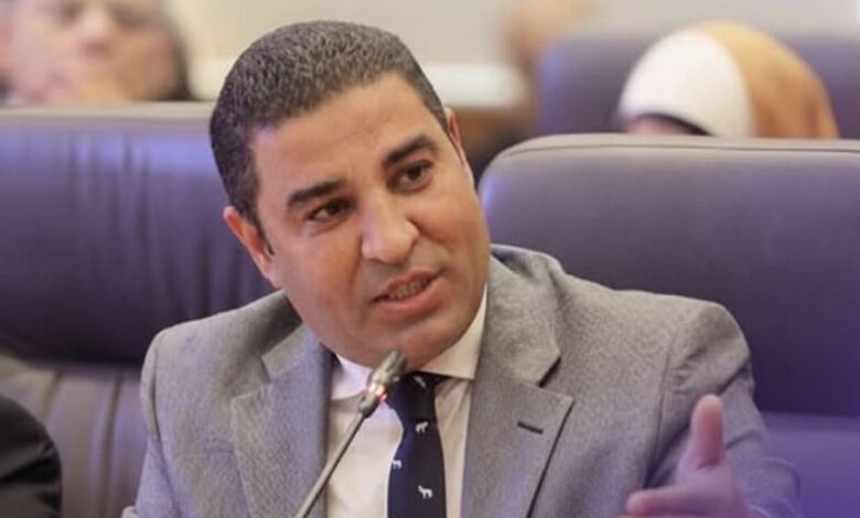 تعيين الدكتور مصطفى ثابت عميدًا لكلية الحاسبات والمعلومات بجامعة النهضة