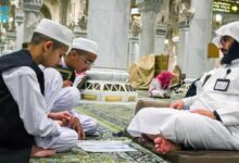 رئاسة الشؤون الدينية تطلق برنامجًا قرآنيًا لتعزيز الارتباط بالقرآن ونشر الوسطية بين زوار المسجد الحرام