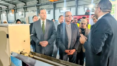 نائب وزير الإسكان يتفقد مصنعًا متخصصًا في منتجات تحلية مياه البحر بدمياط