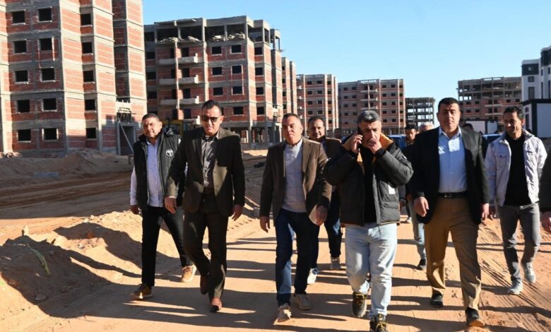 جولة ميدانية لمسؤولي «المجتمعات العمرانية» لمتابعة مشروعات حدائق العاشر والعبور الجديدة