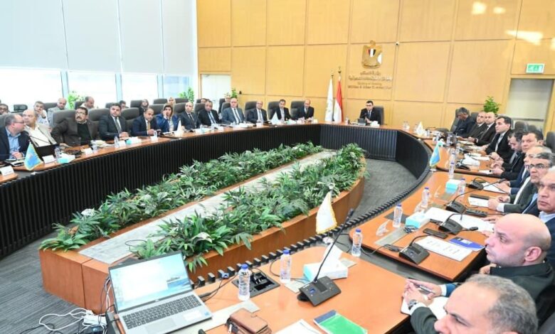 وزير الإسكان يتابع الموقف التنفيذي لمشروعات “حياة كريمة”