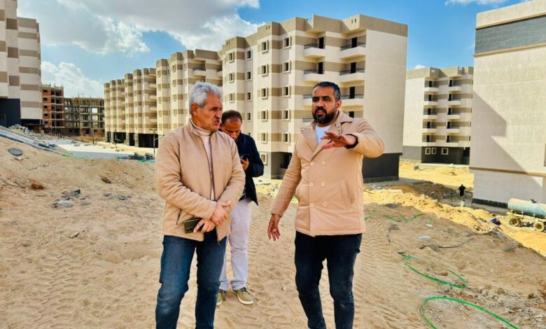 المهندس محمود مراد يتفقد مشروعات الإسكان والبنية التحتية ومراكز الخدمات بالعبور الجديدة المهندس محمود مراد يتفقد مشروعات الإسكان والبنية التحتية ومراكز الخدمات بالعبور الجديدة
