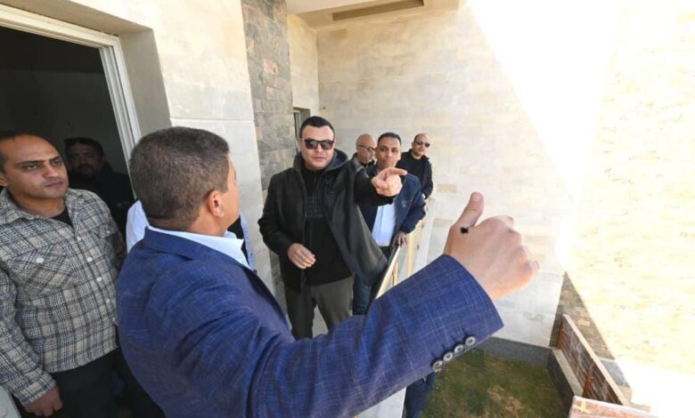 وزير الإسكان يحدد البرنامج الزمني لإنهاء مشروع البحيرات والبوغاز في نيو مارينا