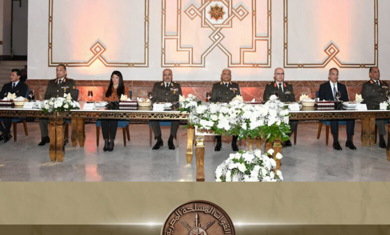 وزير الدفاع يشهد حفل تخرج دورة التمثيل الدبلوماسي العسكري المصري بالخارج