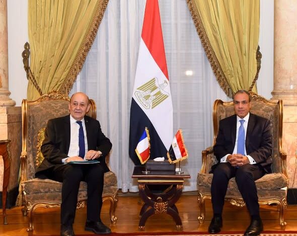 وزير الخارجية يبحث مع المبعوث الفرنسي دعم استقرار لبنان وزير الخارجية يبحث مع المبعوث الفرنسي دعم استقرار لبنان