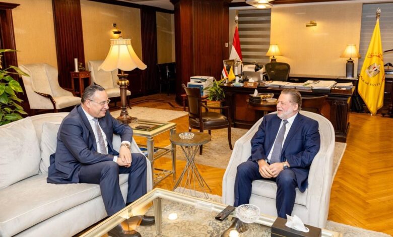 محافظ البنك المركزي يلتقي وزير التعليم العالي لبحث تعزيز التعاون المشترك