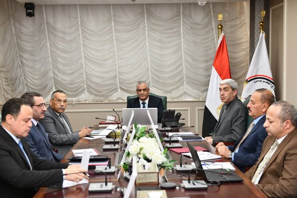 وزير الإنتاج الحربي: الذكاء الاصطناعي حجر الزاوية في تطوير الصناعة الدفاعية وزير الإنتاج الحربي: الذكاء الاصطناعي حجر الزاوية في تطوير الصناعة الدفاعية