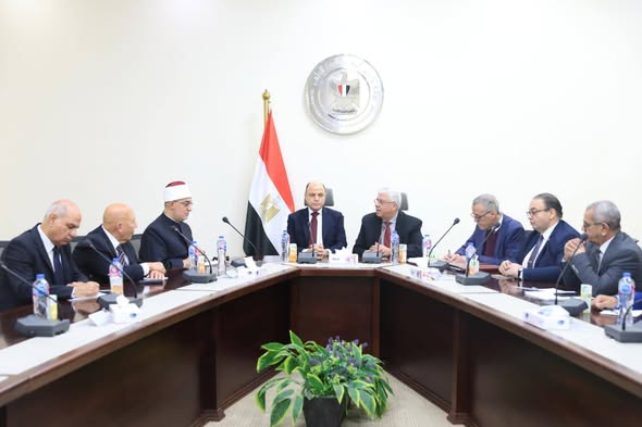 انتخاب الدكتور عادل لبيب رئيسًا.. انعقاد الجلسة الإجرائية لجامعة كفر الشيخ الأهلية