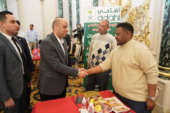 وزير العمل يتفقد اختبارات 2800 عامل من المرشحين لموسم الحج على مهنة “جزار” وزير العمل يتفقد اختبارات 2800 عامل من المرشحين لموسم الحج على مهنة “جزار”