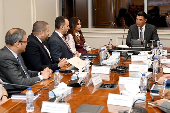 وزير الصناعة يبحث مع شركة نيسان للسيارات خطط التوسع في السوق المصري والتصدير للأسواق الإفريقية وزير الصناعة يبحث مع شركة نيسان للسيارات خطط التوسع في السوق المصري والتصدير للأسواق الإفريقية