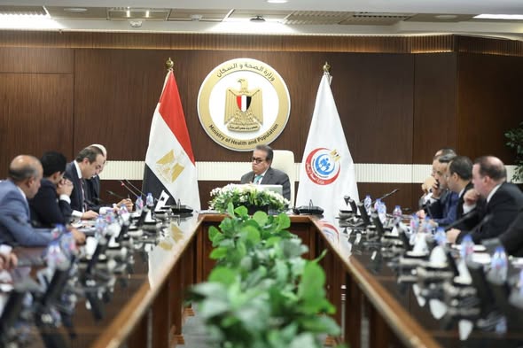 وزير الصحة يتابع الاستعدادات للتشغيل التجريبي لمنظومة التأمين الصحي الشامل بمحافظة المنيا