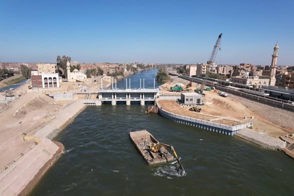 الري: انتهاء 98% من تشغيل قناطر ديروط الجديدة وتنفيذ 40 محطة رصد لمراقبة المياه في الصعيد الري: انتهاء 98% من تشغيل قناطر ديروط الجديدة وتنفيذ 40 محطة رصد لمراقبة المياه في الصعيد