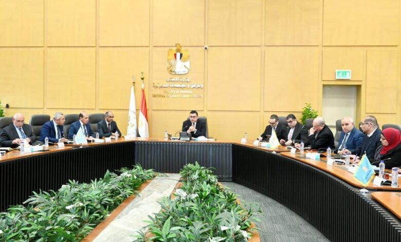 خلال اجتماعه اليوم.. وزير الإسكان يوجه بزيادة الاعتماد على المنتج المحلي في تنفيذ المشروعات خلال اجتماعه اليوم.. وزير الإسكان يوجه بزيادة الاعتماد على المنتج المحلي في تنفيذ المشروعات