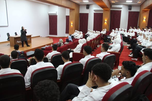 “صندوق مكافحة الإدمان” يدرب 220 طالبًا على التعامل مع مرضى الإدمان “صندوق مكافحة الإدمان” يدرب 220 طالبًا على التعامل مع مرضى الإدمان
