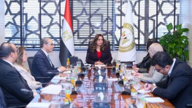 منال عوض تبحث مع مؤسسة “أخبار اليوم” الدراسة البيئية لمشروع المدرسة الدولية