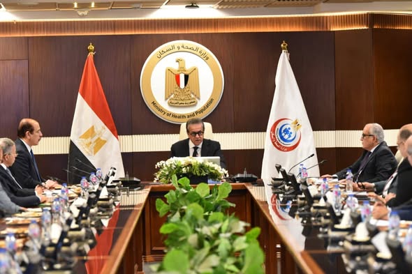 وزير الصحة يترأس اجتماع مجلس إدارة التأمين الصحي لبحث الموازنة الجديدة وزير الصحة يترأس اجتماع مجلس إدارة التأمين الصحي لبحث الموازنة الجديدة