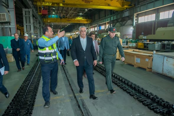 مصنع 200 الحربي.. وزير الإنتاج الحربي يتفقد مصانع المدرعات وأبو زعبل لمتابعة الإنتاج مصنع 200 الحربي.. وزير الإنتاج الحربي يتفقد مصانع المدرعات وأبو زعبل لمتابعة الإنتاج