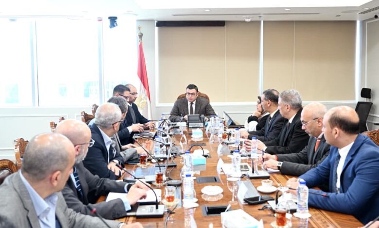 وزير الإسكان يبحث مع “سيتي إيدج” تطوير وتشغيل شواطئ العلمين الجديدة