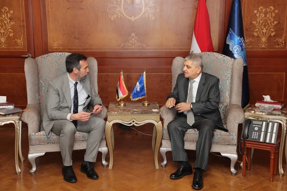 “أسامة ربيع” يناقش خطط الإبحار المستقبلية مع المدير التنفيذي لمنطقة جنوب أوروبا للخط الملاحي Hapag_Lloyd “أسامة ربيع” يناقش خطط الإبحار المستقبلية مع المدير التنفيذي لمنطقة جنوب أوروبا للخط الملاحي Hapag_Lloyd