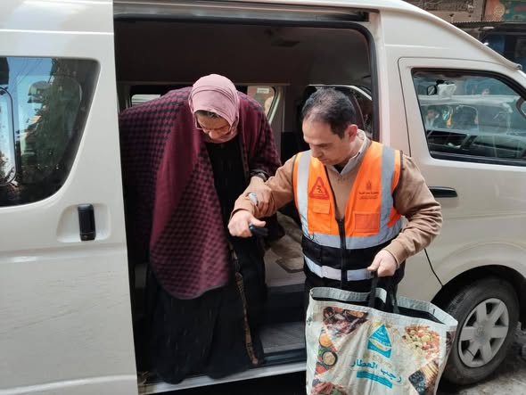 التضامن: فرق التدخل السريع تنقذ 429 حالة بلا مأوى في رمضان التضامن: فرق التدخل السريع تنقذ 429 حالة بلا مأوى في رمضان